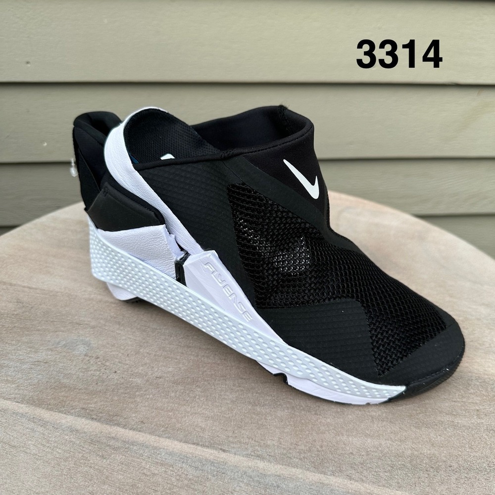 Nike Go FlyEase Black White DR5540-002 Womens Size 8.5 Hands Free Sneakers New